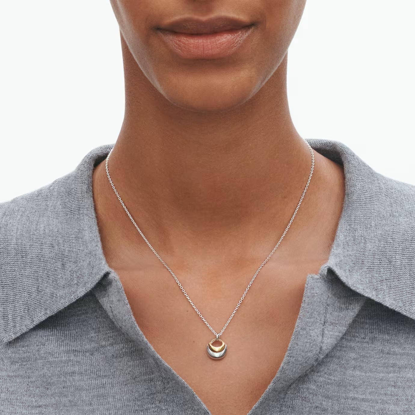 GEORG JENSEN HALSMYKKE CURVE SØLV & GULL