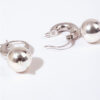 PEARL OCTOPUSS.Y ØREDOBBER SILVER SPHERE HOOPS