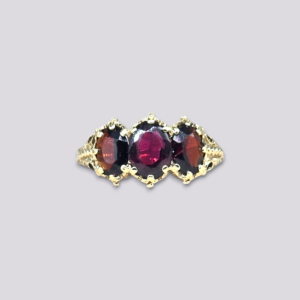 HELLMAN VINTAGE RING MED GRANATER