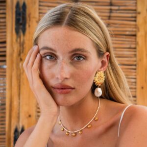 CAROLINE SVEDBOM ØREDOBBER NOELI PEARL GOLD