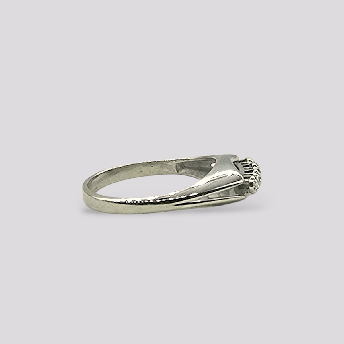 HELLMAN VINTAGE RING MED 4 DIAMANTER