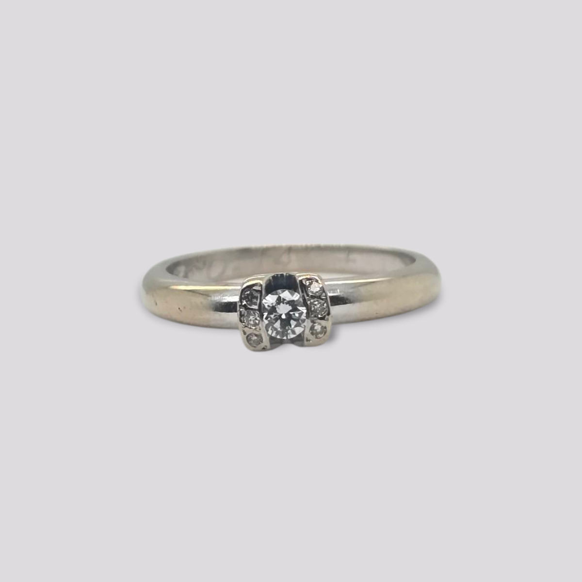 HELLMAN VINTAGE RING MED DIAMANTER