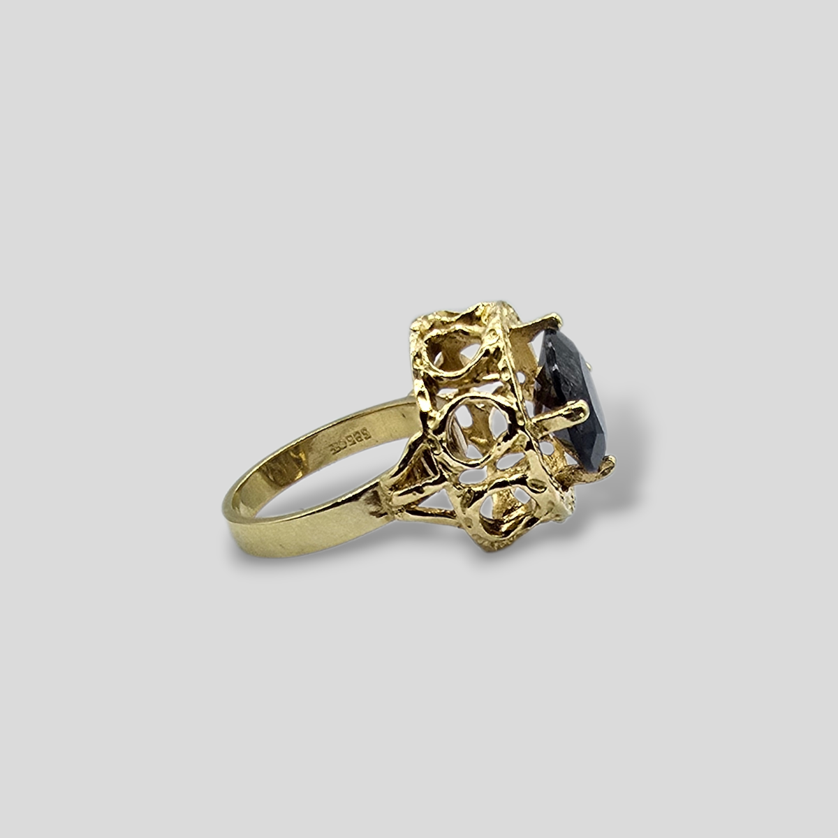 HELLMAN VINTAGE RING MED GRANAT