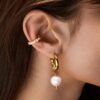 MARIA NILSDOTTER ØREDOBB PIERCED PEARL GOLDPLATED - Bilde 2