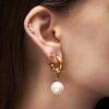 MARIA NILSDOTTER ØREDOBB PIERCED PEARL GOLDPLATED - Bilde 3