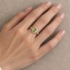 LIVIA RING MED PERIDOT OG DIAMANTER I 14 KARAT GULTGULL