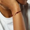 OLE LYNGGAARD ARMBÅND SNAKES RØD