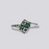 HELLMAN VINTAGE RING MED SMARAGDER OG DIAMANTER